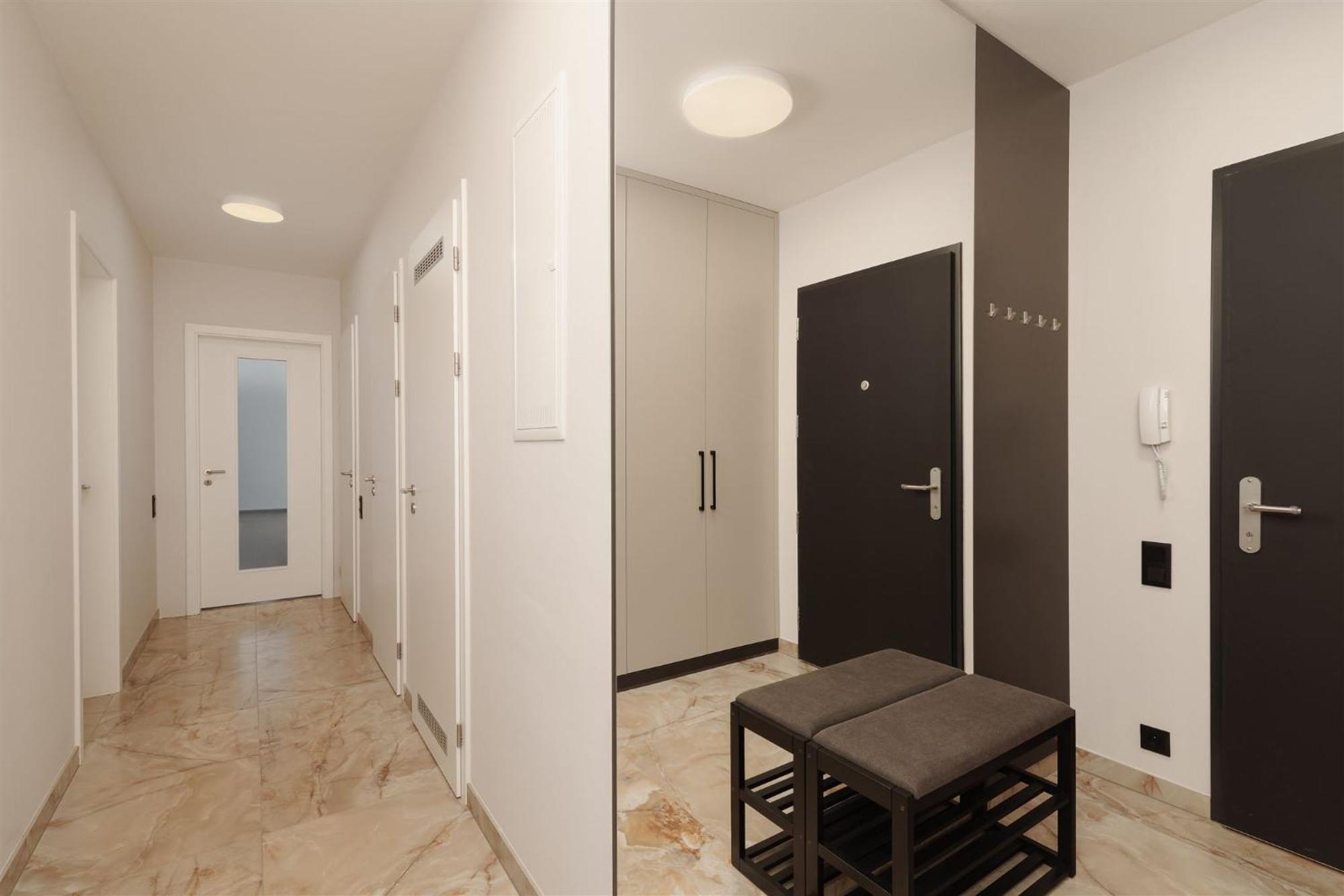 Luxury Sunny Home - Garage Parking, Metro, Balcony, Ps5 With Games براغ المظهر الخارجي الصورة